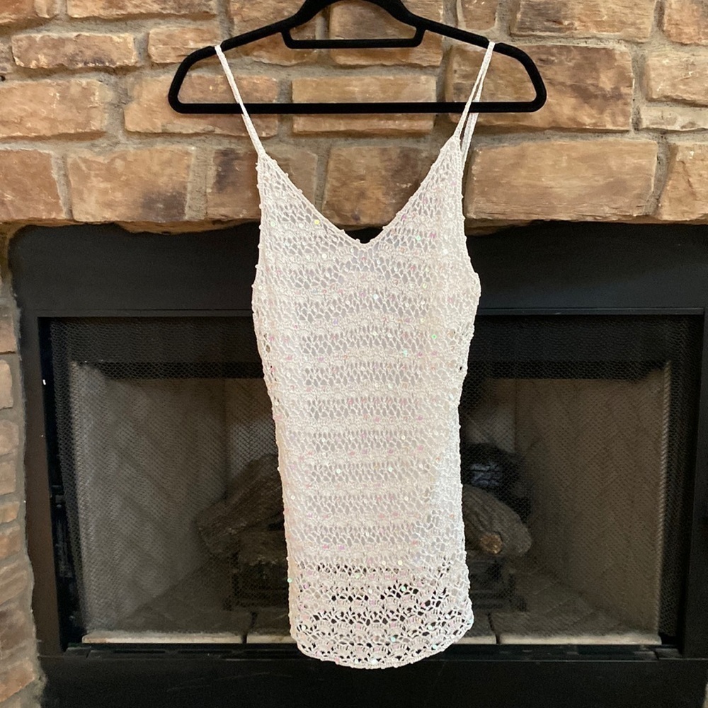 NWT Cool Attitudes Ivory knit top w/ adjustable straps and sequin throughout. 1X